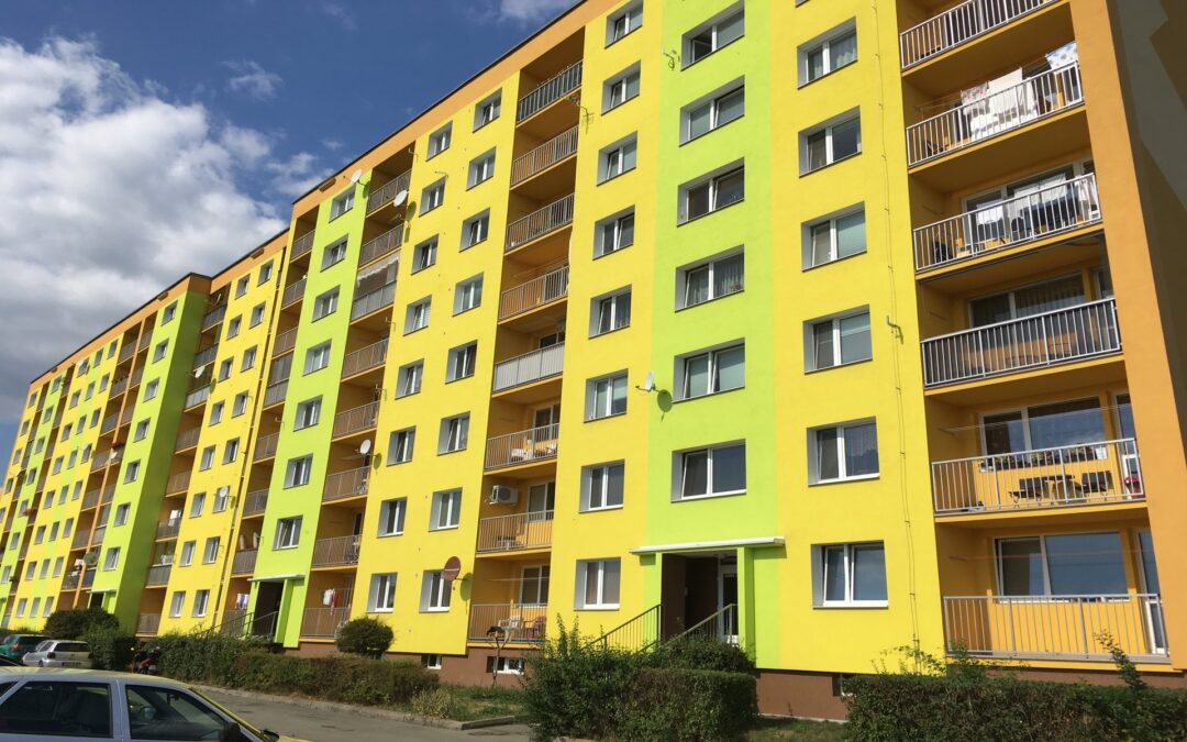 Fasáda bytového domu Východní 2612-2615, Česká Lípa