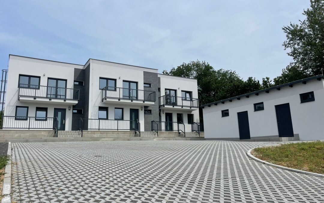 Novostavba tří rodinných domů ve Staré Lípě